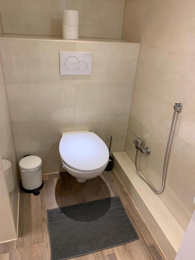 Lovely Share Apartment Aachener Weiher Кьолн Екстериор снимка
